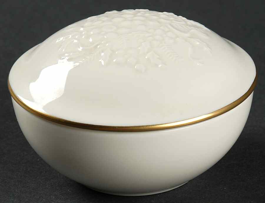 Yuletide (Bone) 3" Round Box & Lid by Pfaltzgraff-1