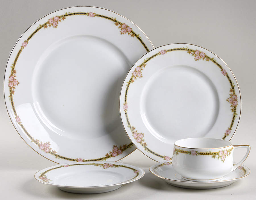 Mignon 5 Piece Place Setting by Pfeiffer & Lowenstein-1