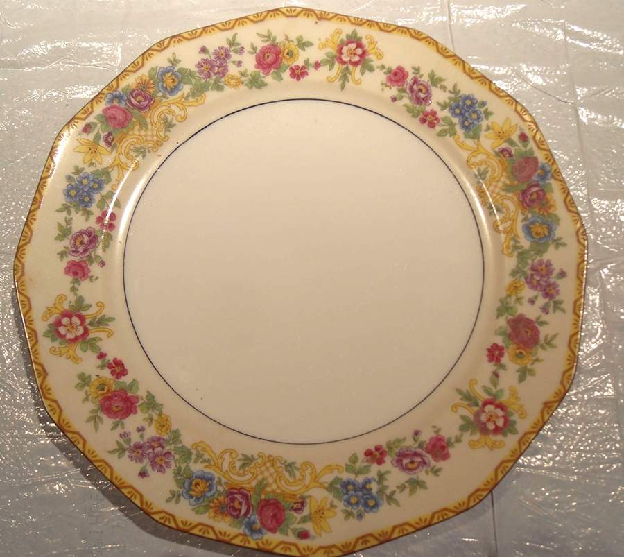 PHE9 Luncheon Plate by Phoenix (Czech)-1