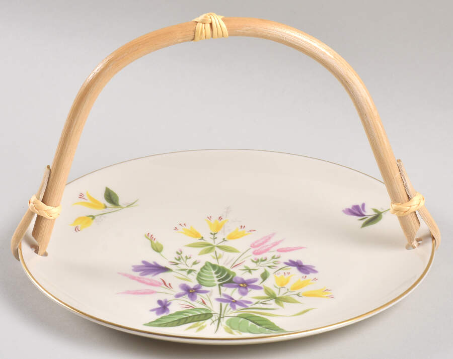 April 5 3/8"-5 5/8" Bamboo Handled Serving Plate  HC by Pickard-1