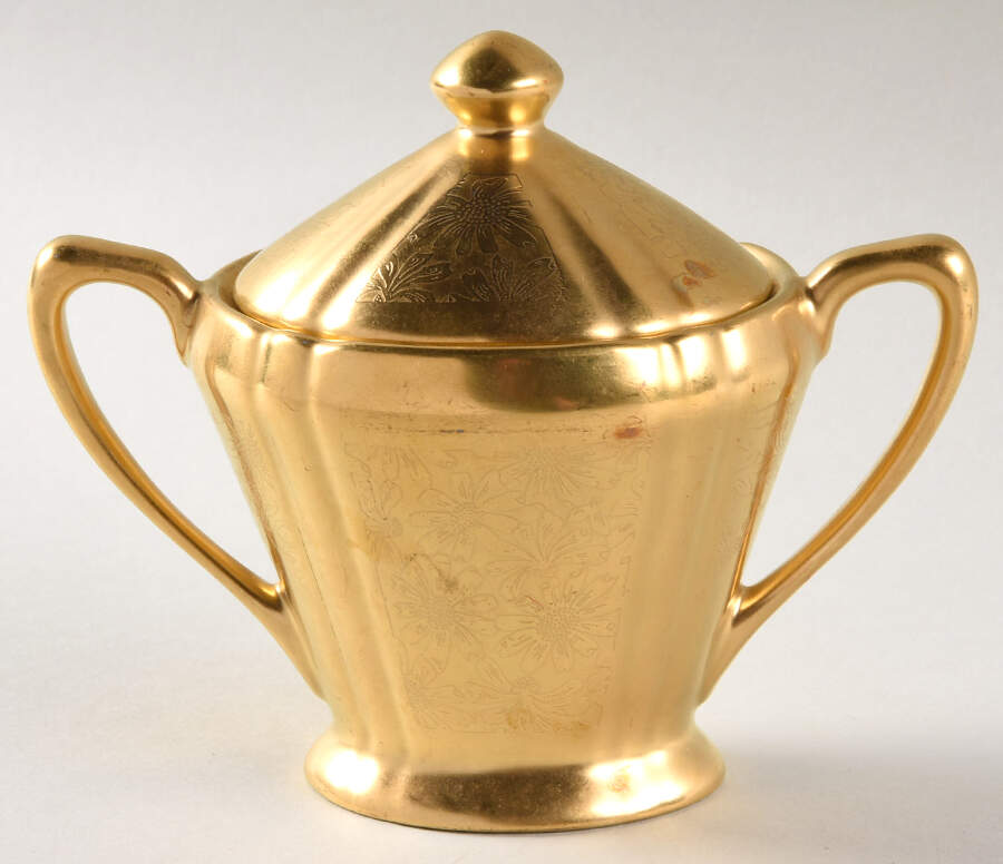 Arnica Mini Sugar Bowl & Lid by Pickard-1