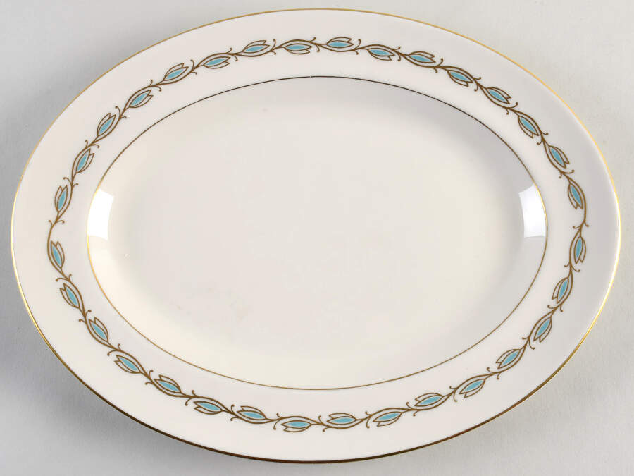 Caerilon 12" Oval Serving Platter by Pickard-1