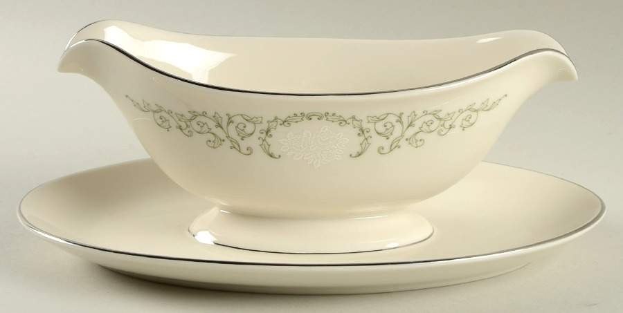 Cameo Gravy Boat with Attached Underplate by Pickard-1