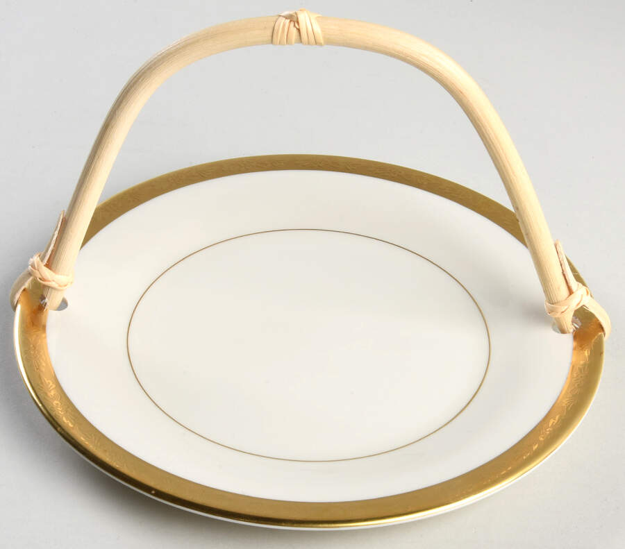 Camelot 5 3/8"-5 5/8" Bamboo Handled Serving Plate  HC by Pickard-1
