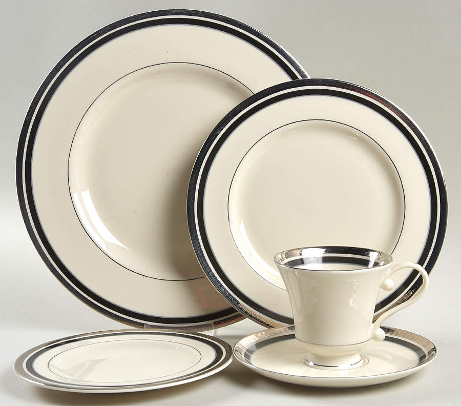 Diplomat 5 Piece Place Setting by Pickard-1
