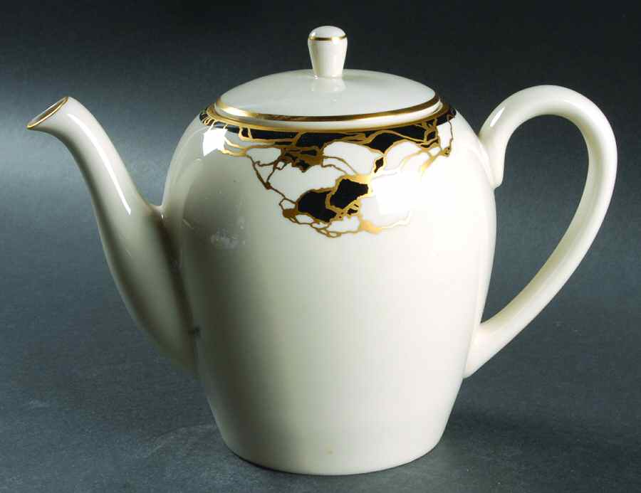 Elektra Tea/Coffee Pot & Lid by Pickard-1