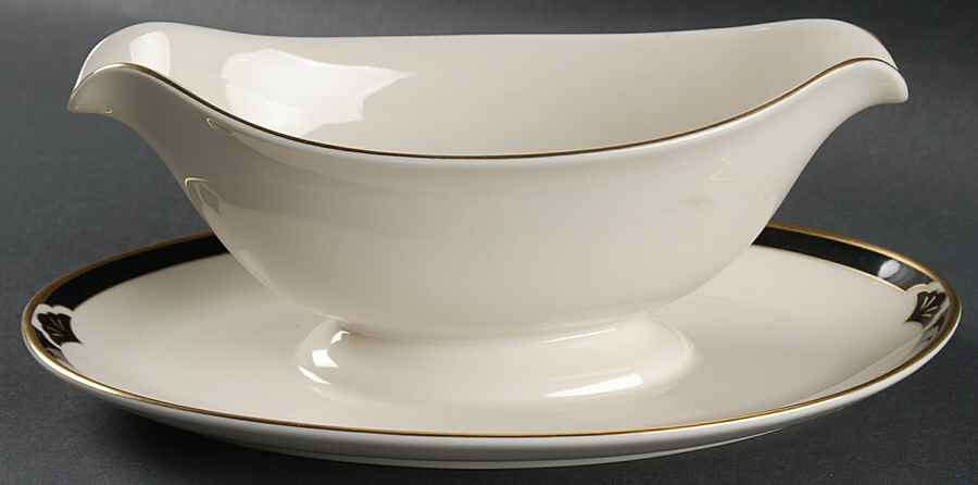 Ensemble Black Gravy Boat with Attached Underplate by Pickard-1