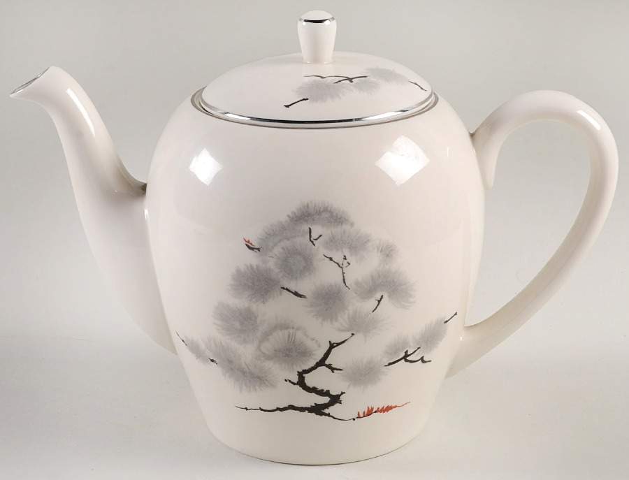 Hemlock Tea/Coffee Pot & Lid by Pickard-1