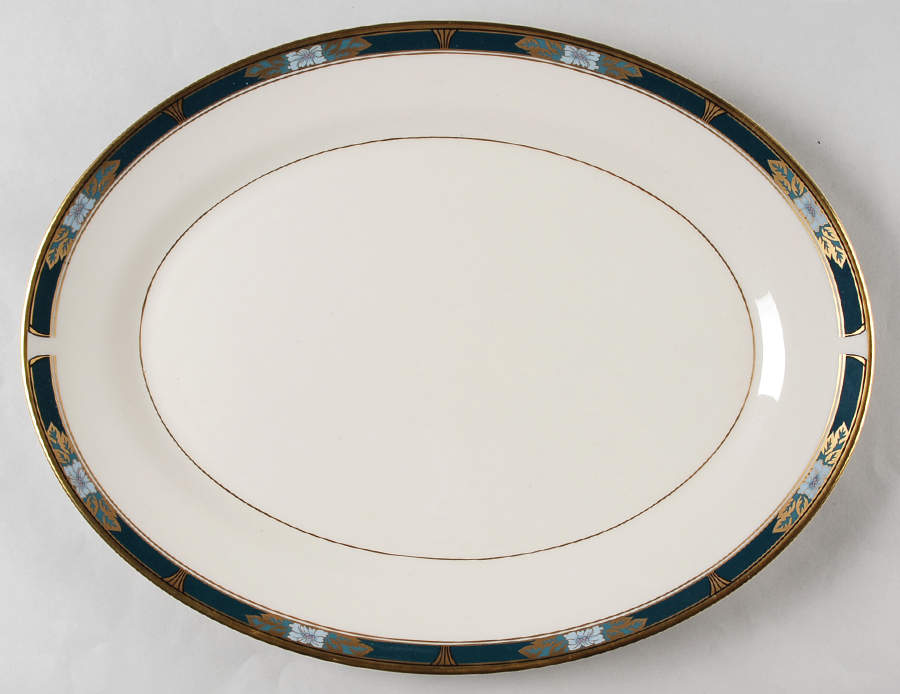 Martinique 14" Oval Serving Platter by Pickard-1