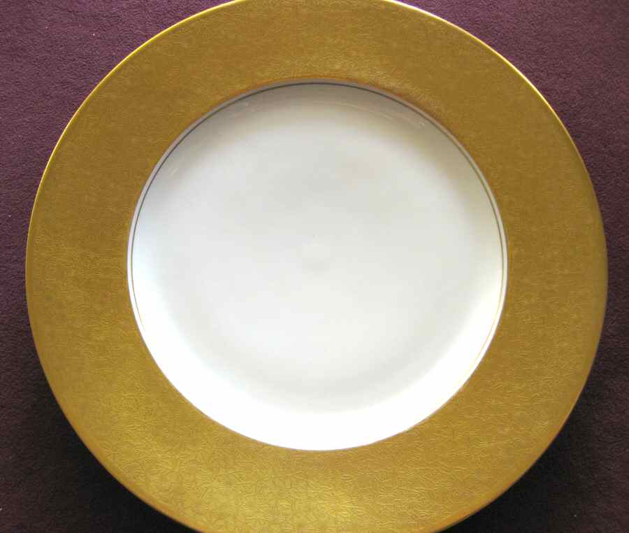 Morning Glory Dinner Plate by Pickard-1