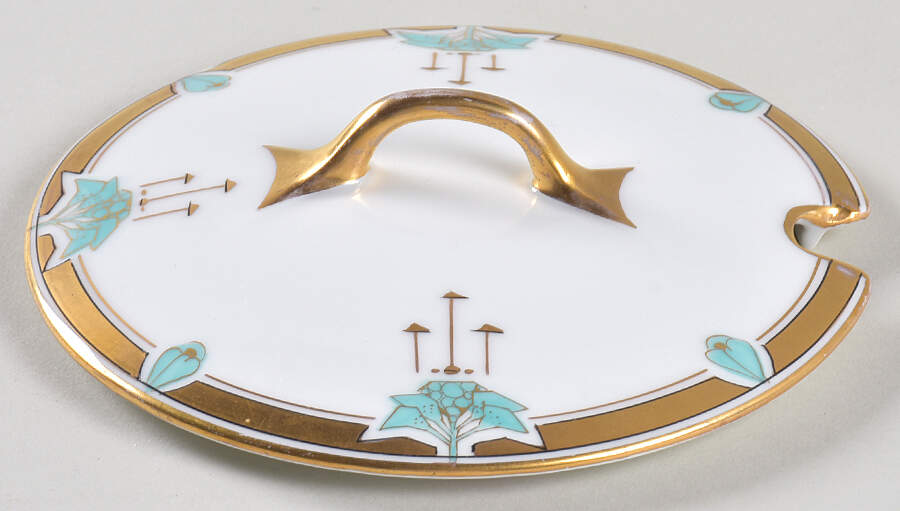 PIC5 Round Lid for Sauce Boat w/Attached Underplate by Pickard-1