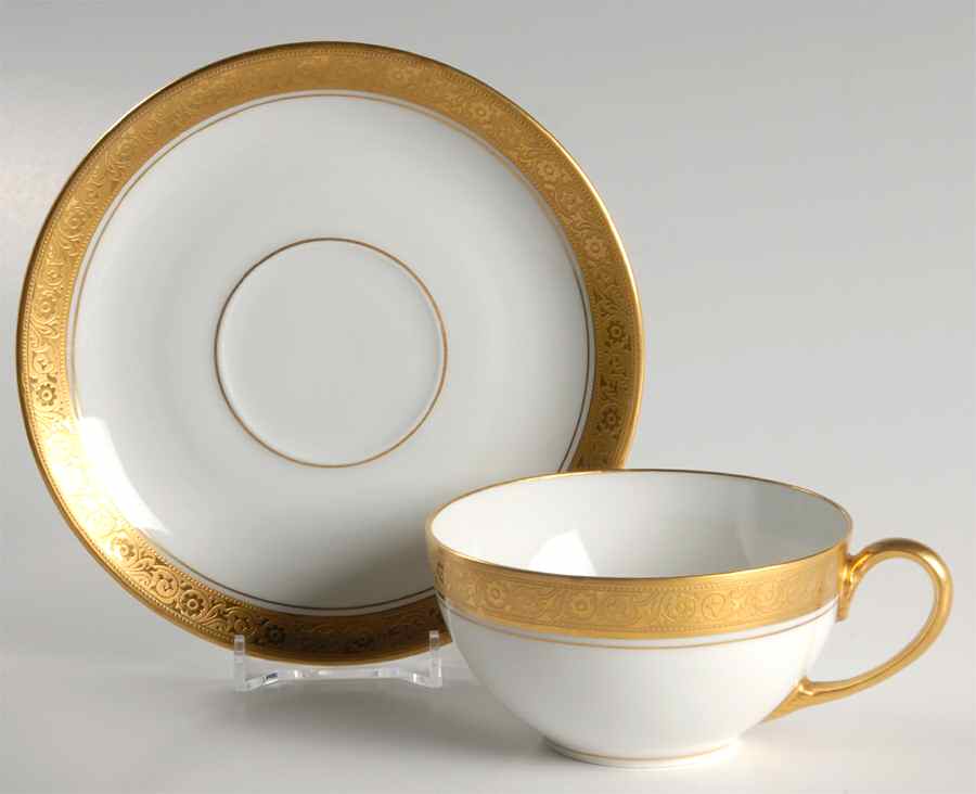 PIC6 Flat Cup & Saucer Set by Pickard-1