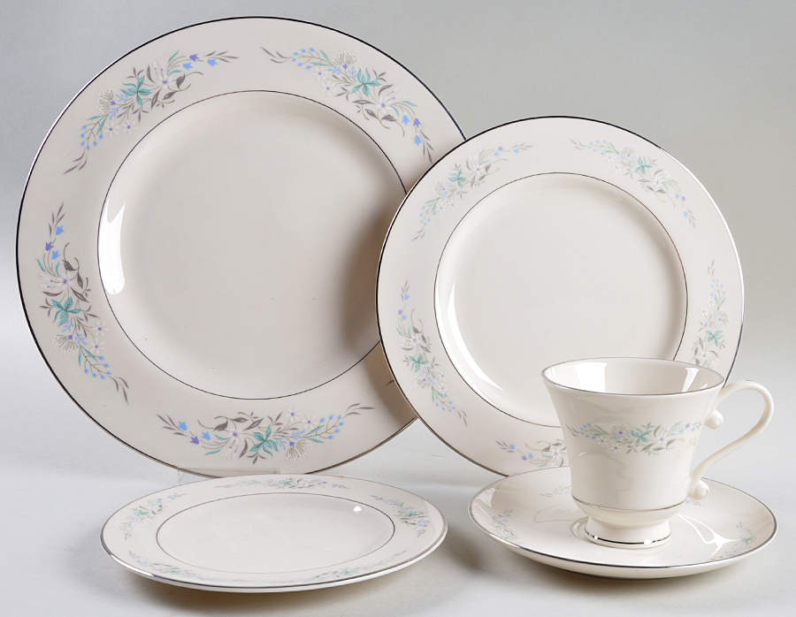 Remembrance 5 Piece Place Setting by Pickard-1
