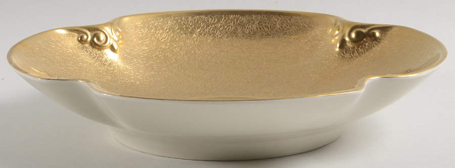 Rose and Daisy 9" Scalloped Bowl by Pickard-1
