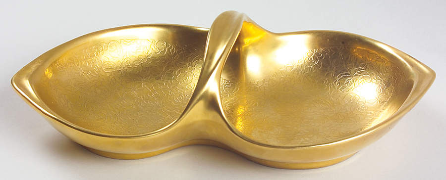 Rose and Daisy Bon Bon with Center Handle by Pickard-1