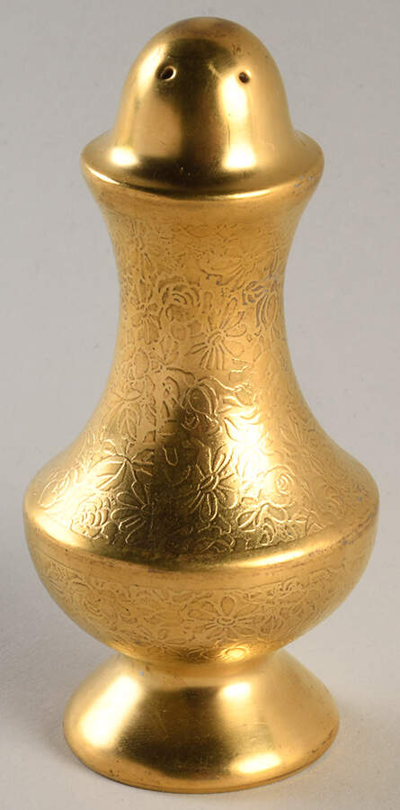 Rose and Daisy Pepper Shaker by Pickard-1