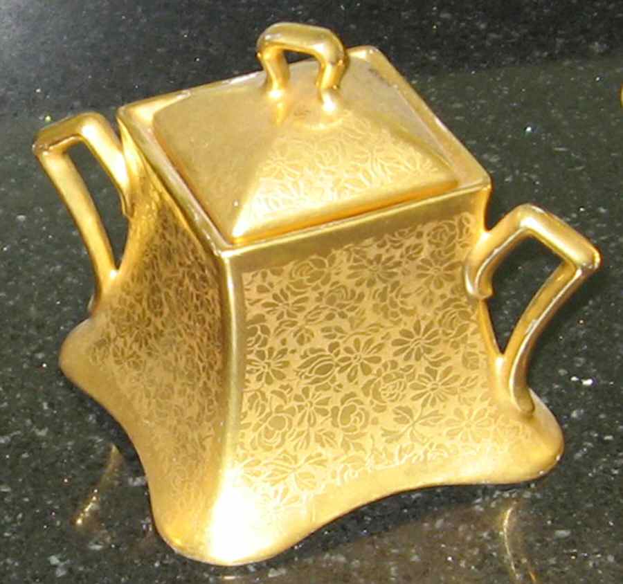 Rose and Daisy Sugar Bowl & Lid by Pickard-1