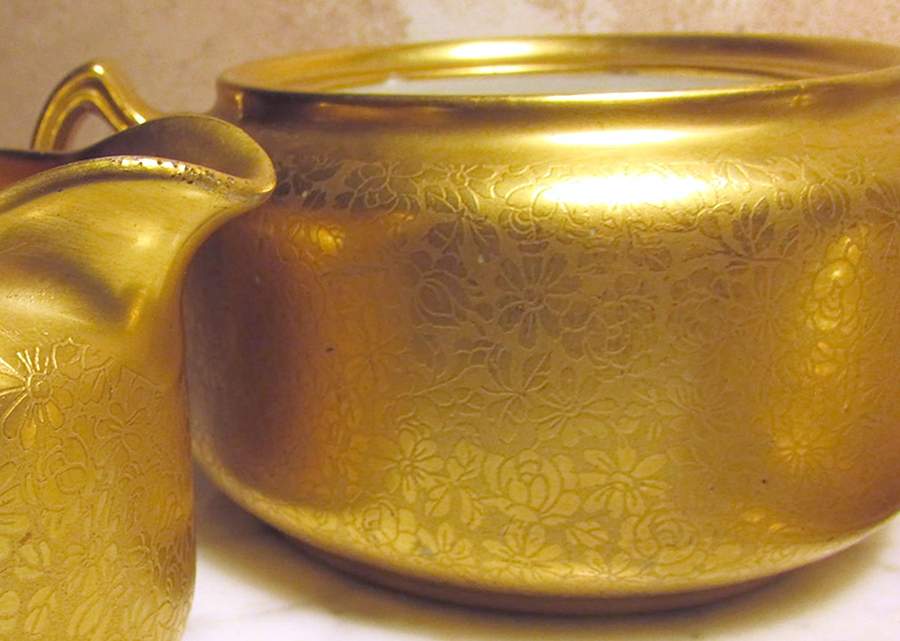 Rose and Daisy Sugar Bowl & Lid by Pickard-1