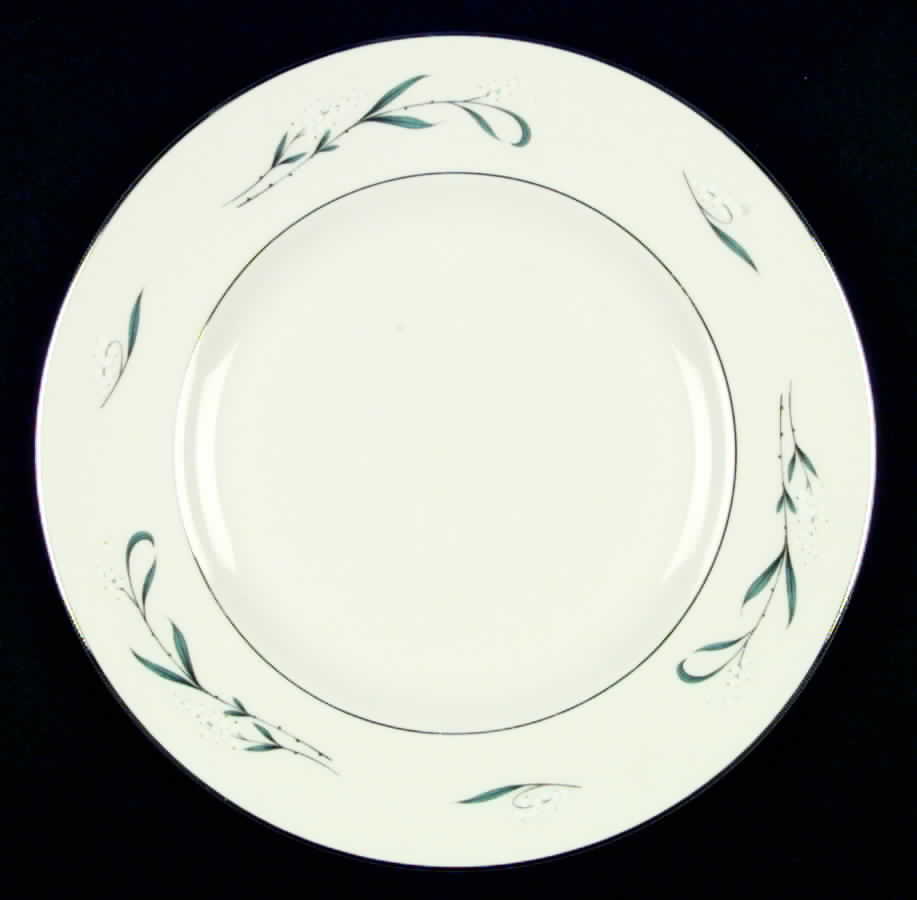 Snowberry Dinner Plate by Pickard-1