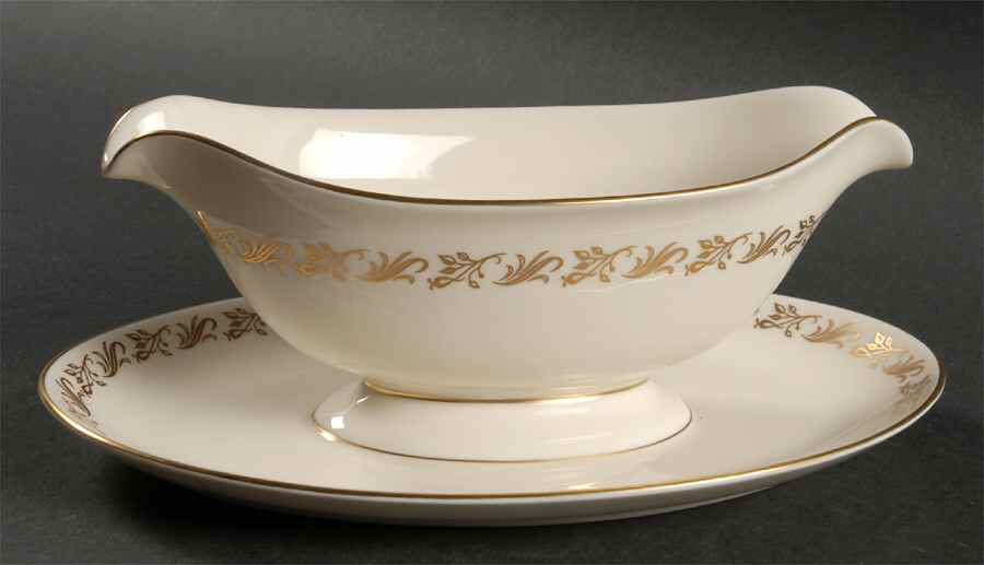 Sweetbrier Gravy Boat with Attached Underplate by Pickard-1