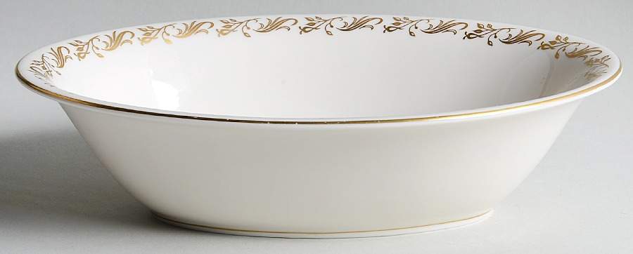 Sweetbrier 9" Oval Vegetable Bowl by Pickard-1