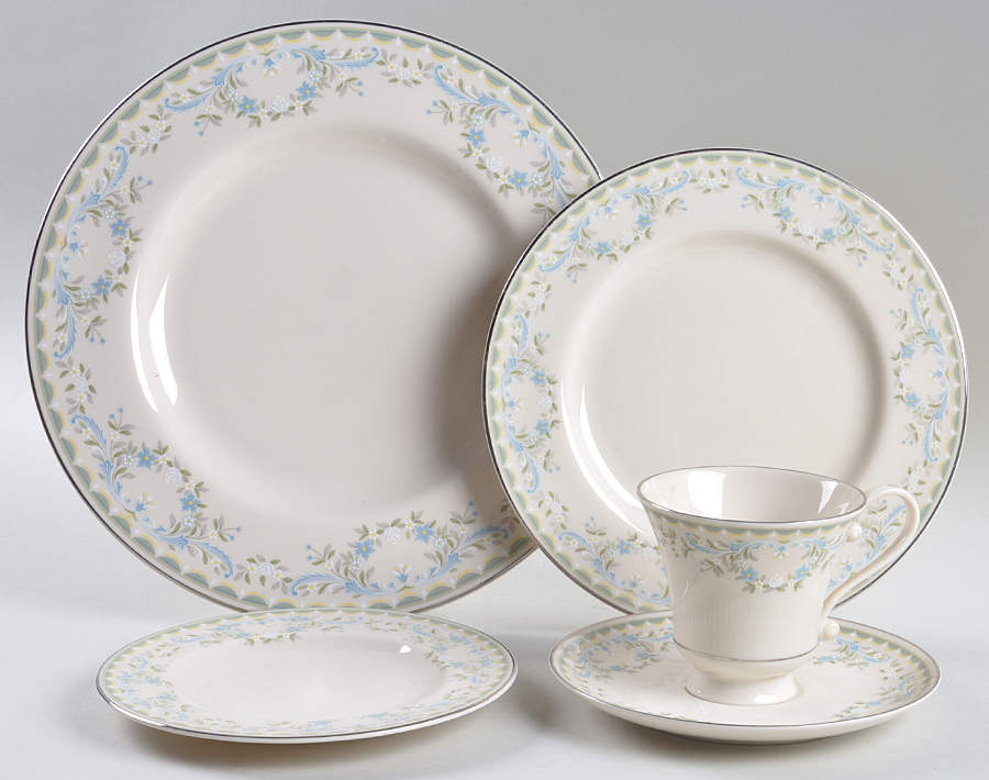Tara 5 Piece Place Setting by Pickard-1