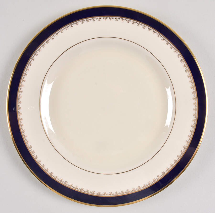 Washington Dinner Plate by Pickard-1