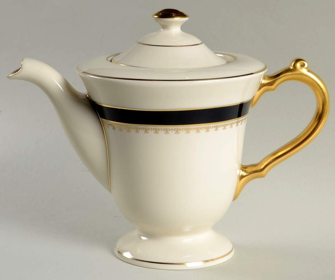 Washington Tea/Coffee Pot & Lid by Pickard-1