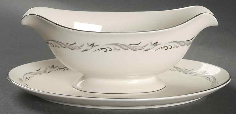 Windsor Gravy Boat with Attached Underplate by Pickard-1