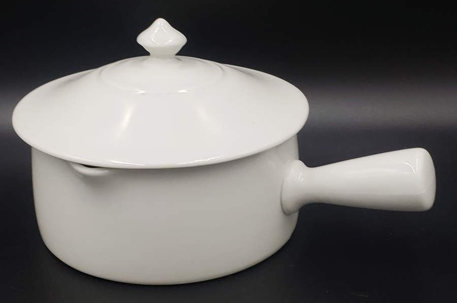 Culinaire White 1 Quart Saucepan & Lid by Pillivuyt-1