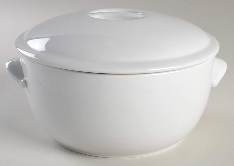 Culinaire White 3 Quart Round Covered Casserole by Pillivuyt-1