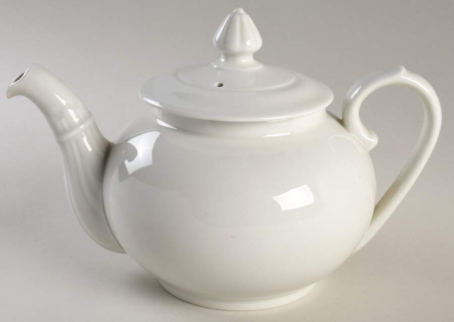 Culinaire White Coffee Pot & Lid by Pillivuyt-1