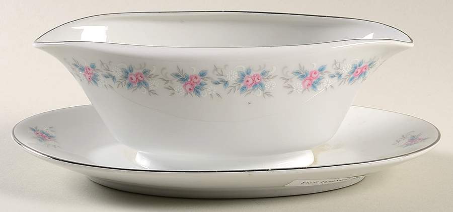Sonata Gravy Boat with Attached Underplate by Parkleigh-1