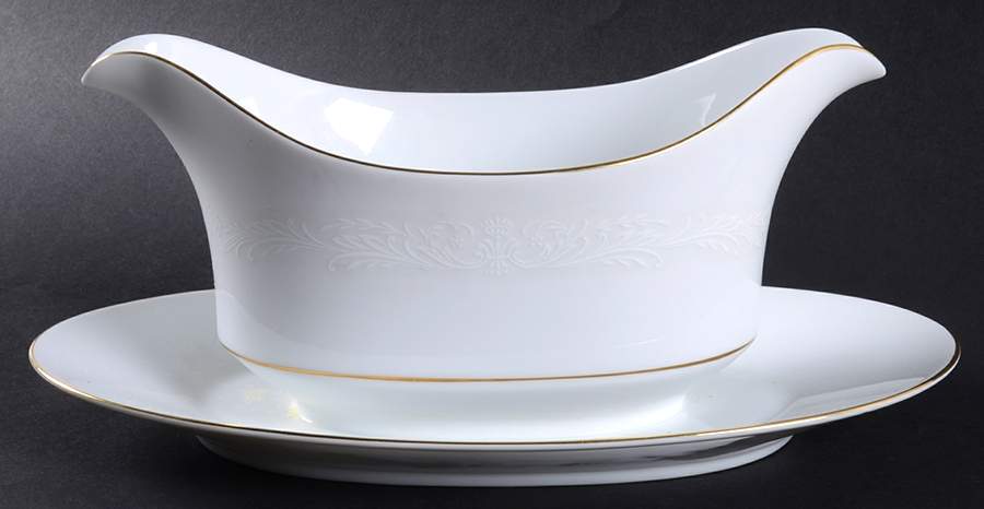 Windsor Gravy Boat with Attached Underplate by Parkleigh-1