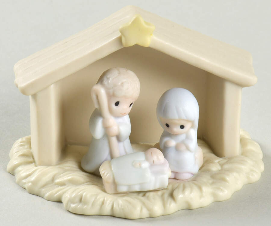 Sugar Town Figurines & Houses Nativity Scene-G Clef - Clef With Box Bx3 G by Precious Moments-1
