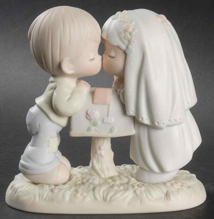 Sealed with a Kiss G Clef-Sealed With A Kiss - G Clef Trademark, No Box by Precious Moments-1