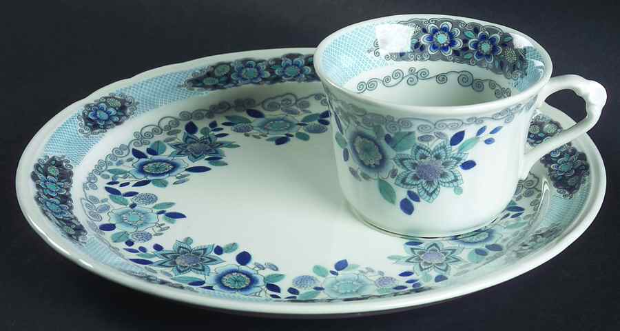 Miranda Snack Plate & Cup Set by Pontesa-1