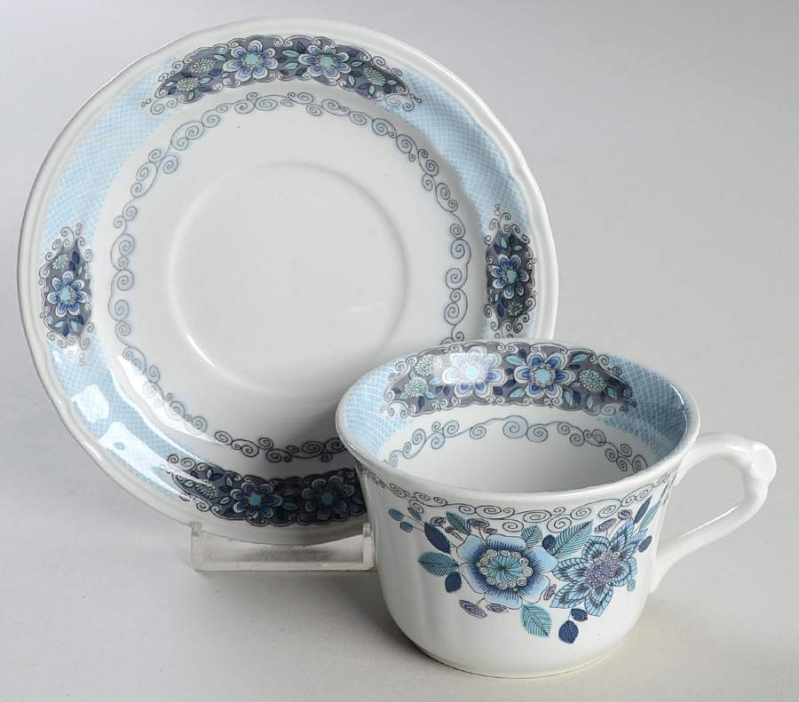 Miranda Flat Cup & Saucer Set by Pontesa-1