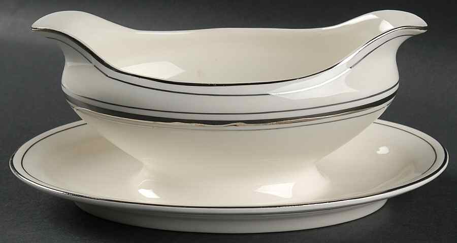 1071 Gravy Boat with Attached Underplate by Pope Gosser-1