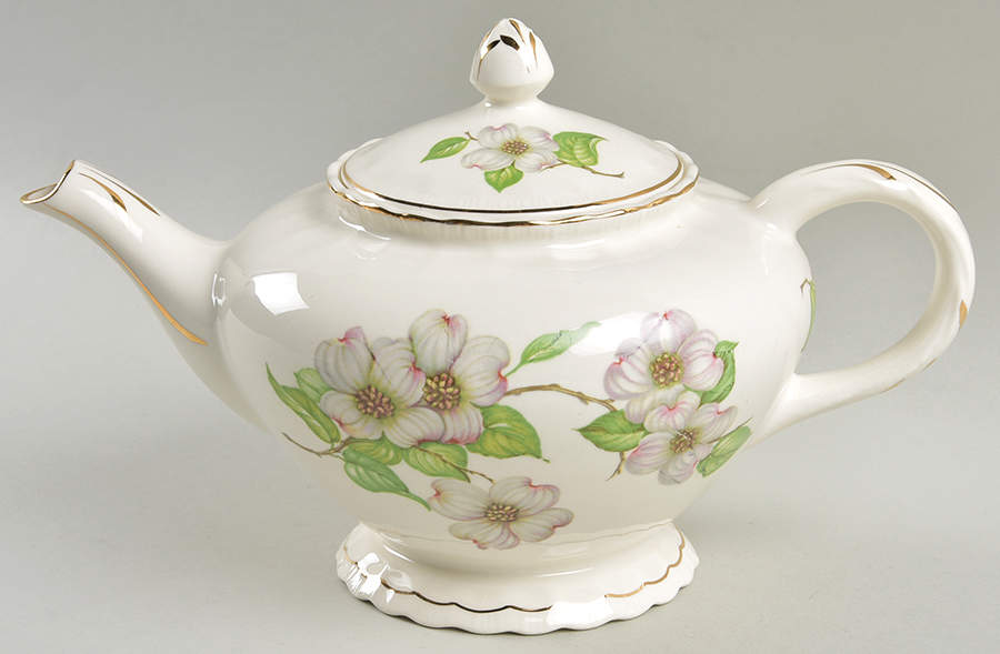 Dogwood (Shell Edge) Teapot & Lid by Pope Gosser-1