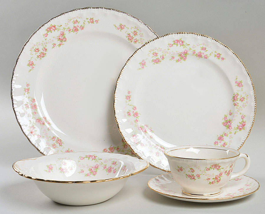 Florence (Scalloped Edge) 5 Piece Place Setting by Pope Gosser-1