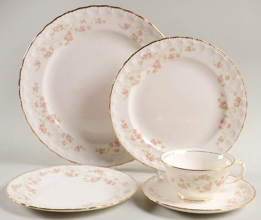 Florence (Scalloped Edge) 5 Piece Place Setting by Pope Gosser-1