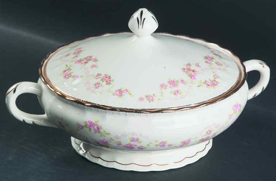 Florence (Scalloped Edge) Round Covered Vegetable by Pope Gosser-1