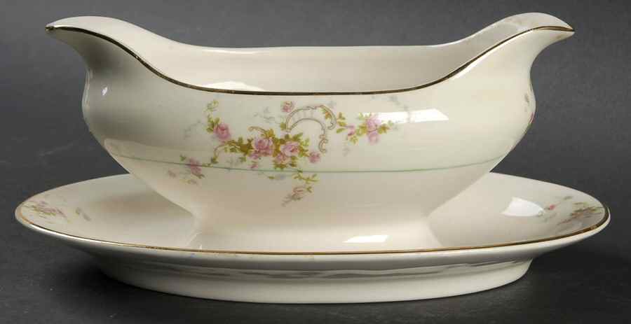 Gwendolyn Gravy Boat with Attached Underplate by Pope Gosser-1