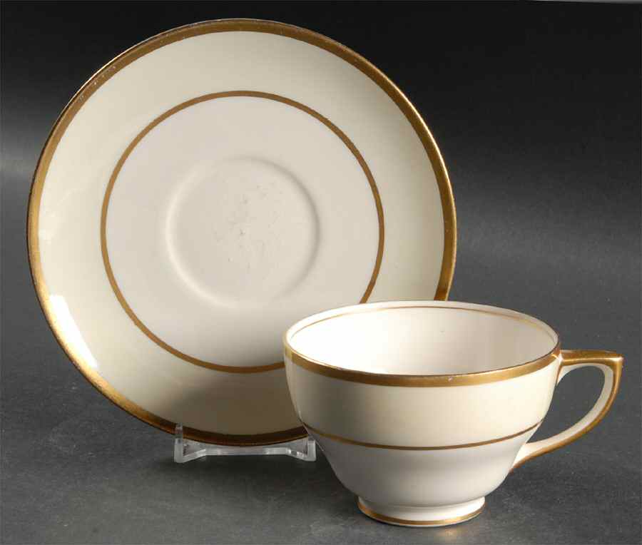 Ivanhoe Flat Cup & Saucer Set by Pope Gosser-1