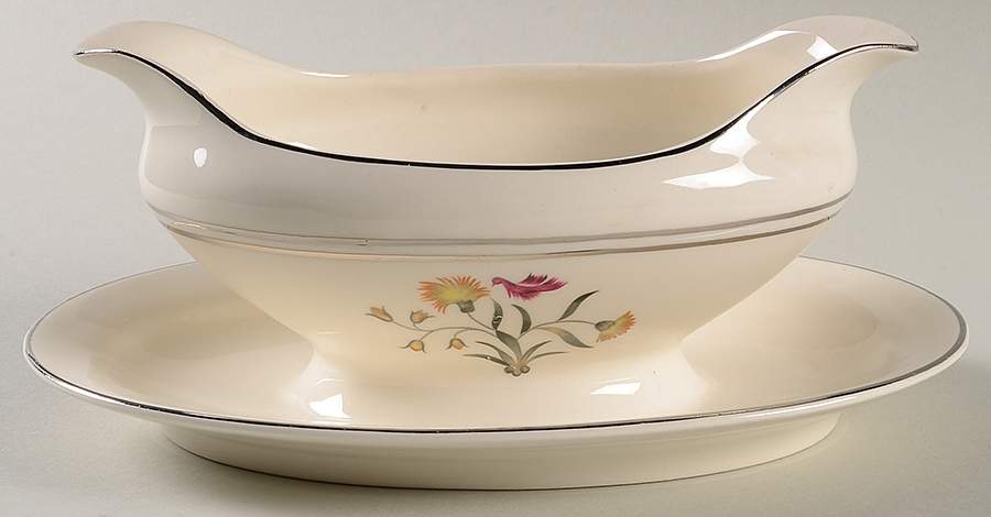 Jubilee Gravy Boat with Attached Underplate by Pope Gosser-1