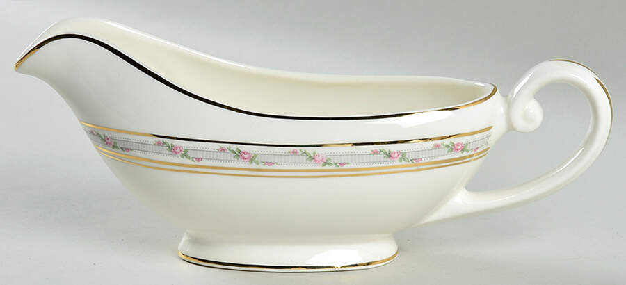 La Belle Gravy Boat by Pope Gosser-1
