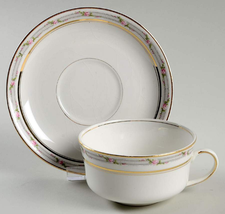La Belle Flat Cup & Saucer Set by Pope Gosser-1