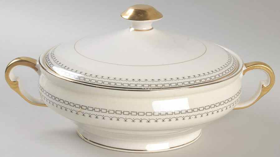 Linda Round Covered Vegetable by Pope Gosser-1