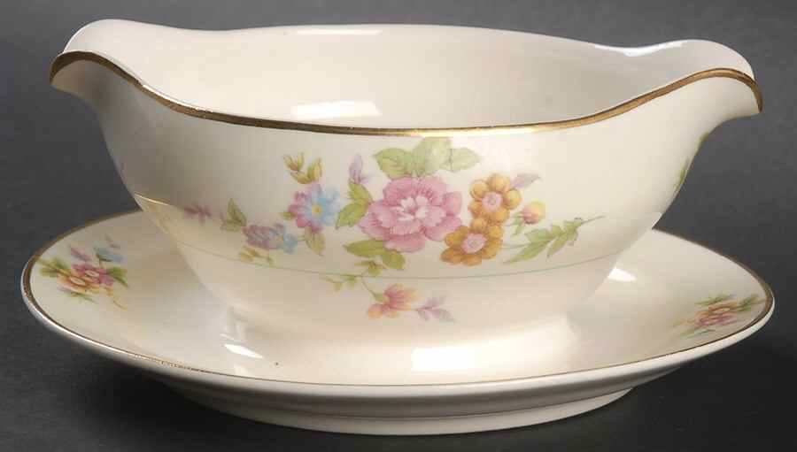 Louella Gravy Boat with Attached Underplate by Pope Gosser-1